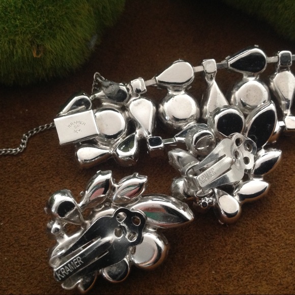"Kramer of New York" bracelet and earring set - Picture 3 of 6